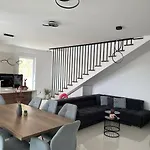 Marena Vodice, Novo Grijanje Bazena! Villa Vodice