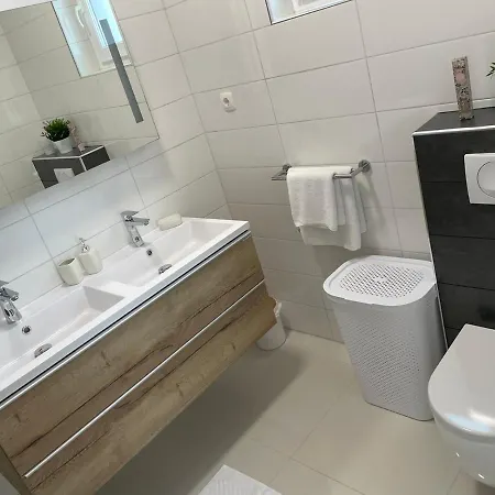 Villa Marena S Bazenom, Vodice