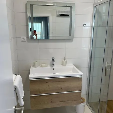 Marena S Bazenom, * Vodice