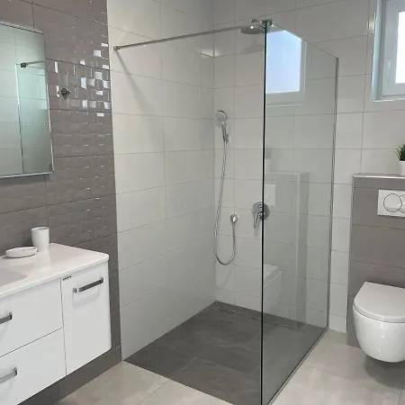 Vila Marena S Bazenom,