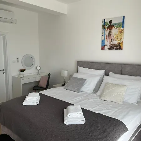 빌라 Marena Vodice, Novo Grijanje Bazena! 보디체