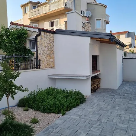 Marena Vodice, Novo Grijanje Bazena! 빌라 보디체