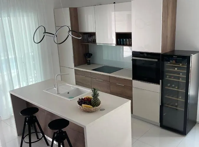 Villa Marena Vodice, Novo Grijanje Bazena! Vodice