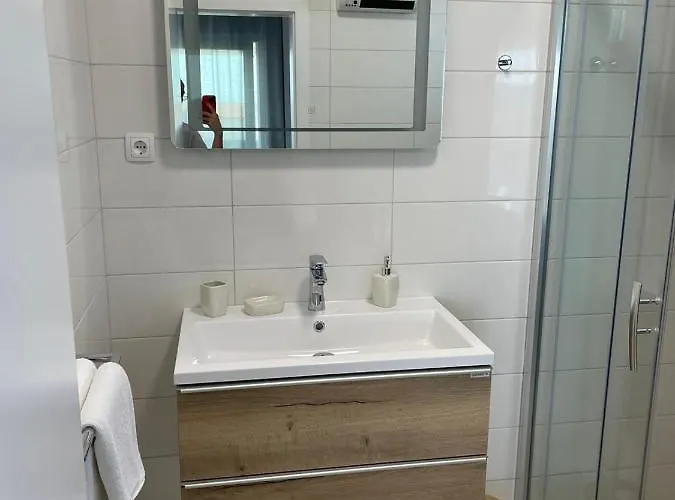 Marena Vodice, Novo Grijanje Bazena! * 보디체